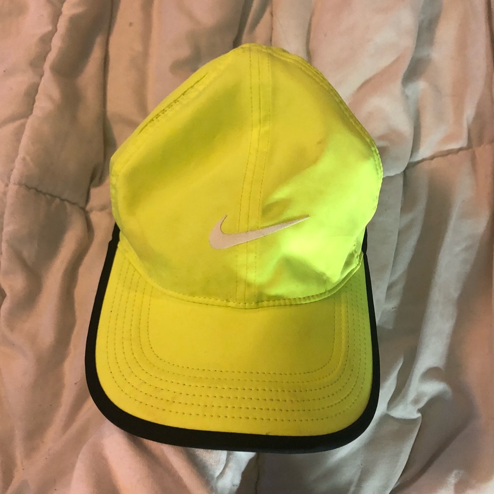 Yellow Nike Neon Hat SnapBack (EUC)